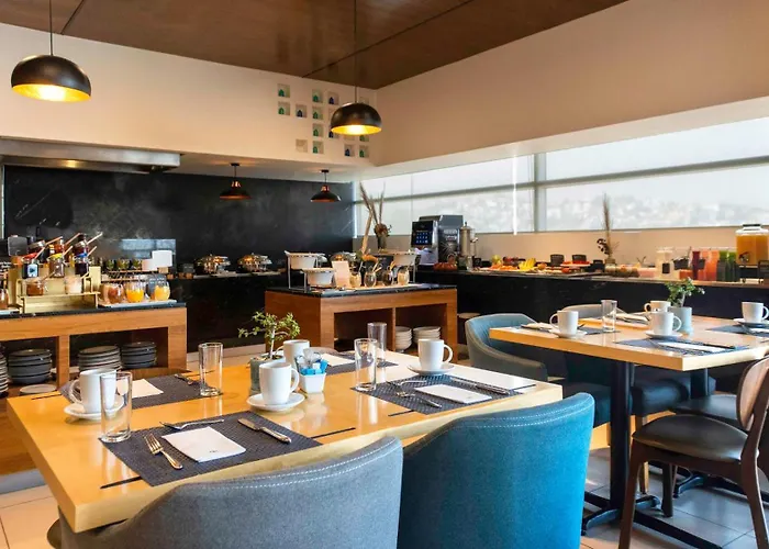 Nh Valle Dorado Hotel 4*