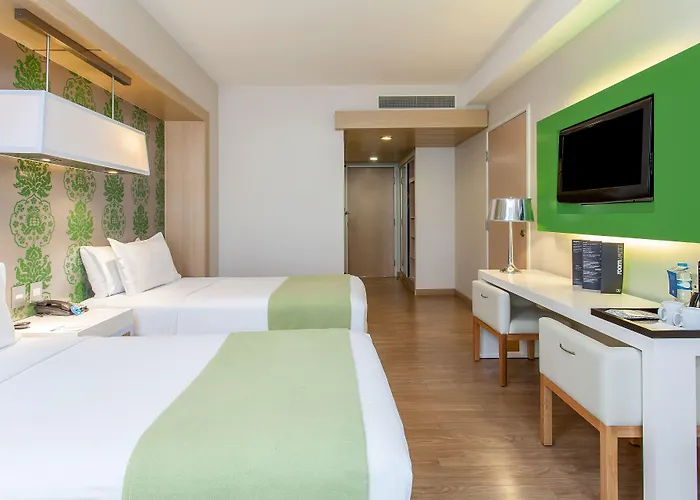 Hotel Nh Valle Dorado 4*