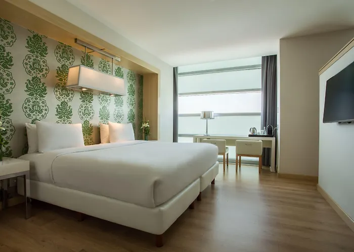 Nh Valle Dorado Hotel