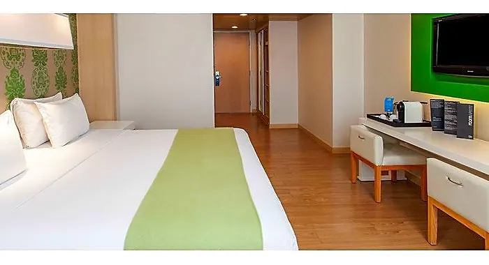 Hotel Nh Valle Dorado 4*